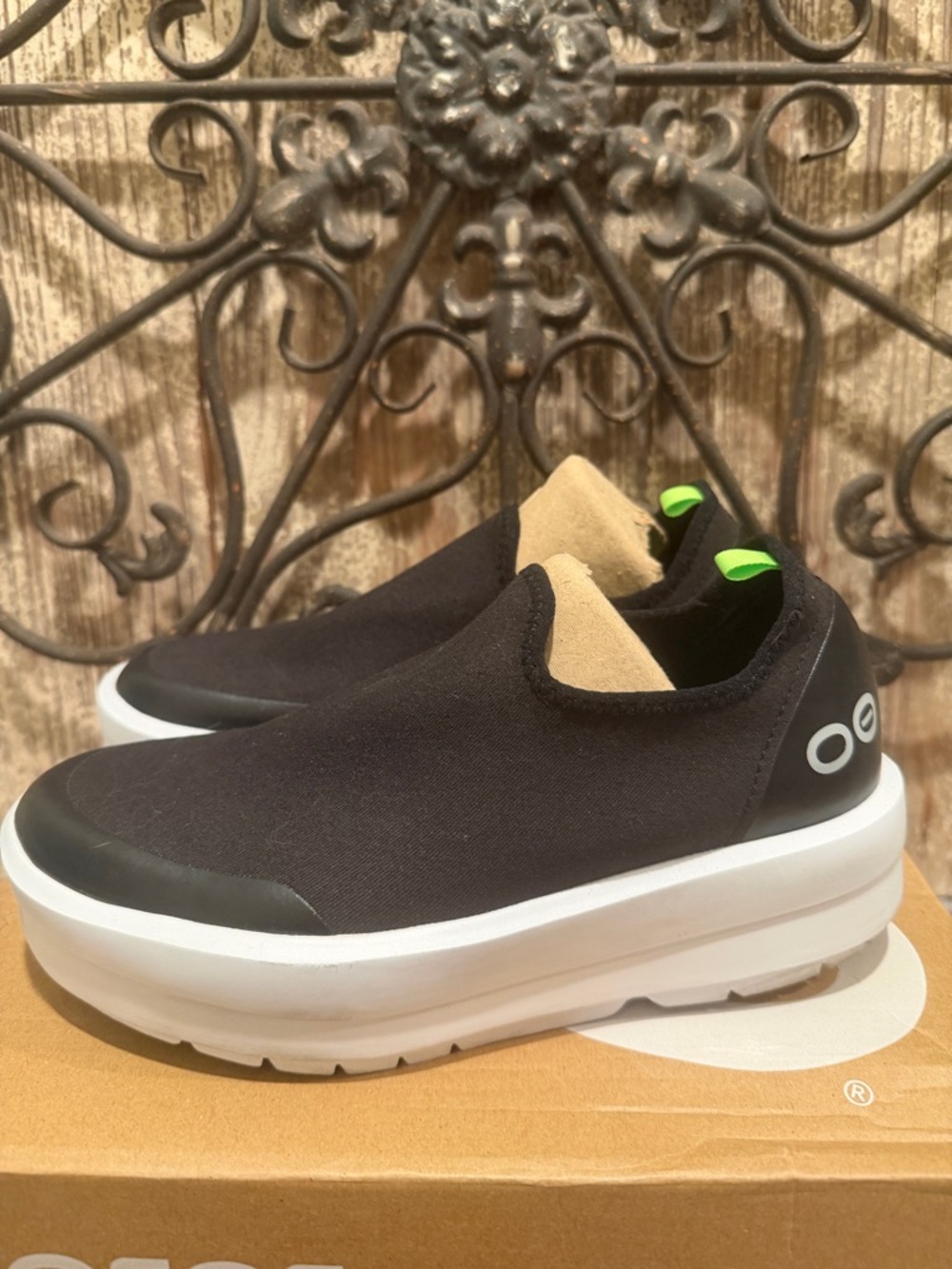 OOFOS OOahh Sport Slide Black Comfort Recovery Sneakers Women's Sz 7 retail $130
